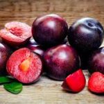Red plums per kg
